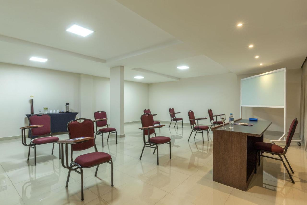 Sia Park Executive Hotel Candangolandia ภายนอก รูปภาพ