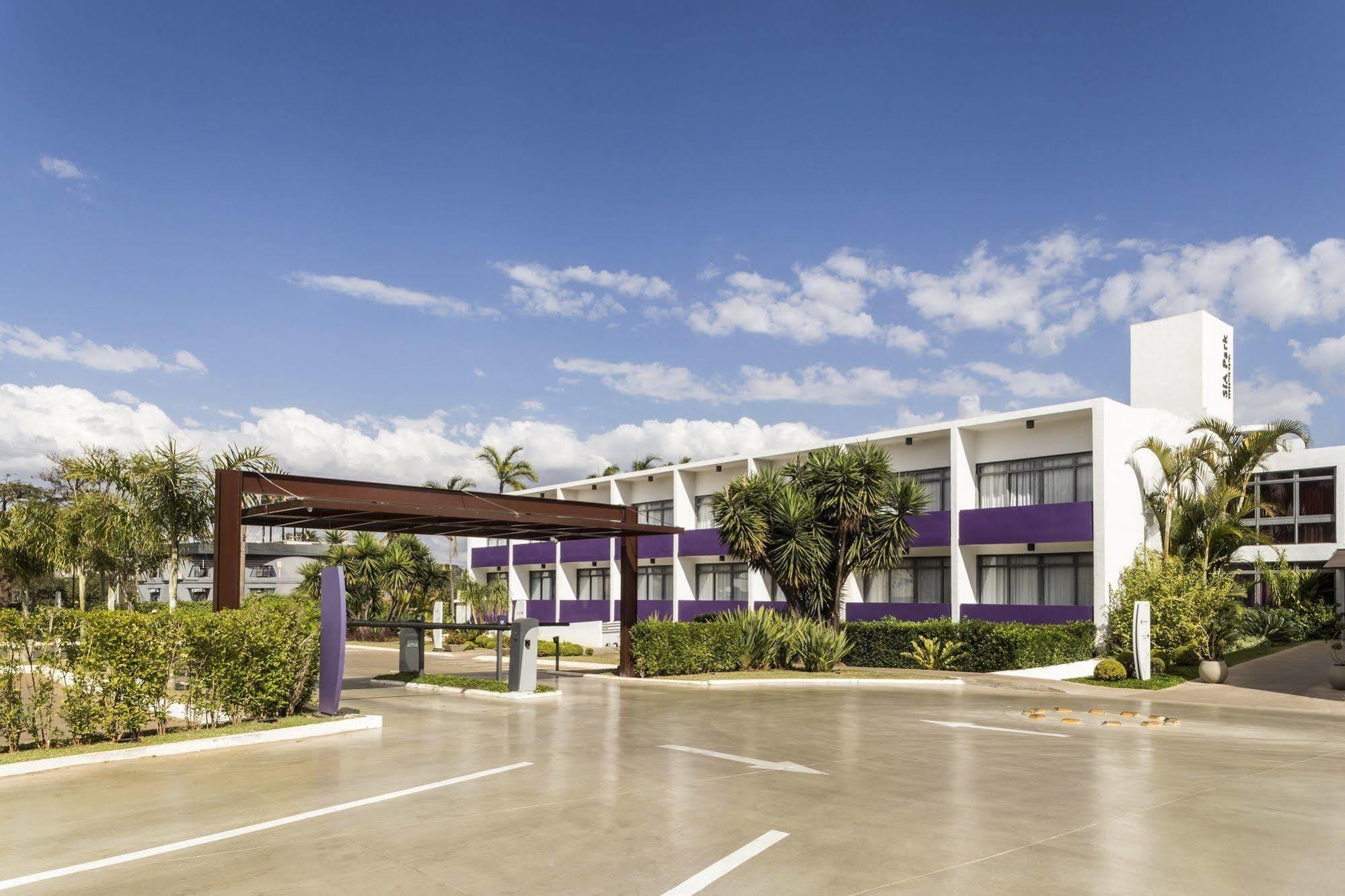 Sia Park Executive Hotel Candangolandia ภายนอก รูปภาพ